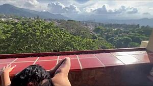 Obiskujem ženino hčer doma, ko je ona stran.