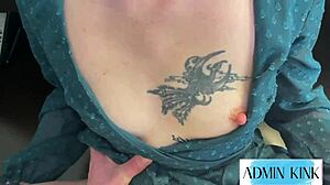 Baas Haalt Condoom Af Terwijl Hij Onschuldige Casting Meid Hard Neukt