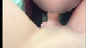 واو، صديقة لطيفة تعمق حلقها على زب صديقها في غرفة النوم فيديو منزلي!