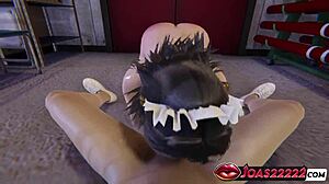 Extrémna 3D hentai animácia zobrazuje anime dievča Hatano s obrovskými prsiami, ktoré robí deepthroat a slizký blowjob