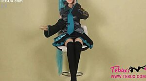 Kaunis realistinen anime-hentai japanilainen seksinukke isoilla tisseillä