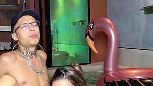 그녀가 내 자지를 삼키고 나는 그녀에게 많이 줬어