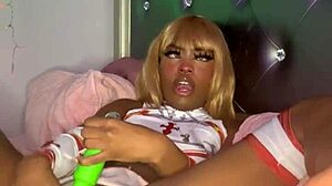 Asuna prosí o degradaci a oplodnění před misí.