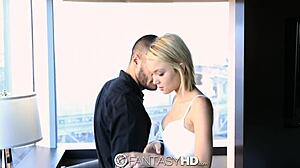 Putain! Fantasyhds Petite 18+ Dakota Skye se Fait Défoncer la Chatte Mouillée Dur !