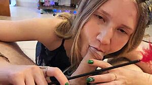 Йо, глянь, как ведьму оттрахали в пизду и рот на хэллоуин-вечеринке! Добрые силы полностью победили.