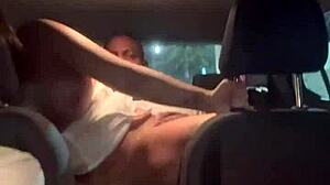 damn, this asiática gostosa bangs bareback with an uber driver right on the street!