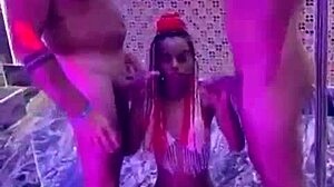 Trío anal super dobar sa uličnom drugaricom... dupe otvoreno!