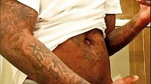 18+ Starbrazy、ハentai見ながら濃厚にイく