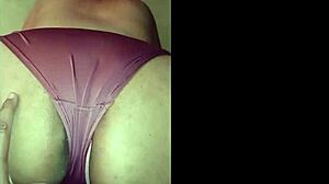 Огромный чёрный хуй влетает в сочную жопастую сучку с фонтаном сквирта