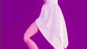 bella chica anime dancing with sensual moves 😍