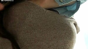 S-Cute Sena se ukvarja z aktivnostjo z veliko cicami žensko