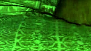 พ่อเลี้ยงลูกสกปรกและเพอร์เวิร์ตแอบเข้าไปในห้องของฉันกลางคืนเพื่อดูดควยดีของฉัน