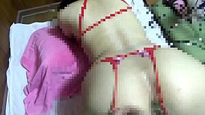 Amatör Karı Arkadan Parmaklanıyor, Sırılsıklam Islanıyor