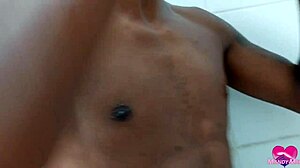 fiz a chuca na safada e comi o cuzinho dela embaixo do chuveiro sentindo cada tremor de prazer