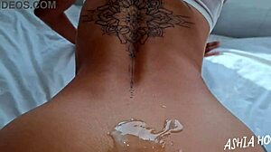 הראיתי את התחת הקטן והסקסי שלי בן 18+ לעיר לפני מטען זרע ענק