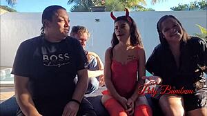 Temuduga dengan Pamela Surfistinha uji sofa sebagai pemula industri