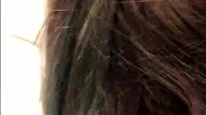 Emo kurba postane lačna po kurcu