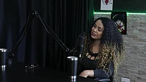 Hej, träffade min nuvarande oväntat, dålig domme erfarenhet, ex hatade runka till anime - Charlottye i sheer röd lingerie!!