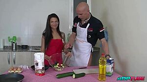 Follando El Culo Perfecto De Aris Dark Mientras Cocinan Parte 1