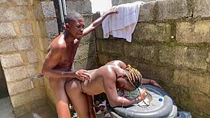 Aurinkoseksi sai hänet suihkuttamaan monta kertaa minuutissa