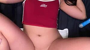 18+ thai teen kneppet hårdt af hvid udlænding med stort kuk og får stort ansigtsudløsning