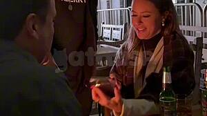 Wow, szoptam neki az autóban, míg a cuckold vezetett és keményen basztam a szobában!