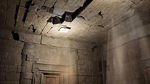 古代の像が目覚めてララのマンコを精液で満たす3Dヘンタイゲーム