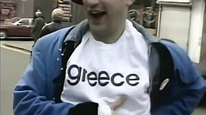 Jenter og gutter knuller vilt