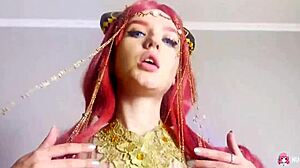 Zrzavá holka Sunako K sténá tiše