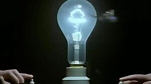 Jenter og gutter knuller vilt