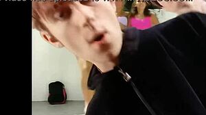 Κορίτσια και Άγόρια Γαμάνε Άγρια