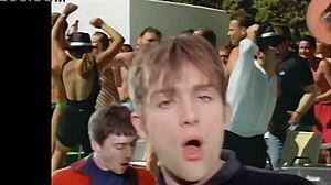 Tytöt Ja Pojat Naiminen