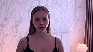 Do you want shoes - open your pussy - the brave courier fucks the girl.