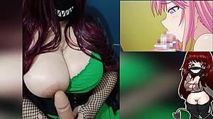 Hotwife guarda hentai giocando con le sue tette enormi