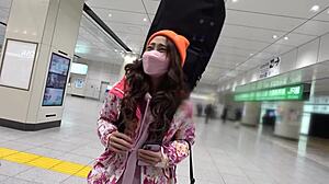 super søt slamp gudinne daler ned på Niigatas skråninger