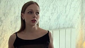 Do you want shoes - open your pussy - the brave courier fucks the girl.