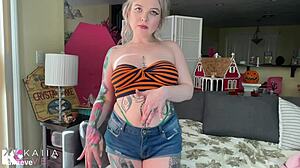 Obožujem pupko gospe Briefs