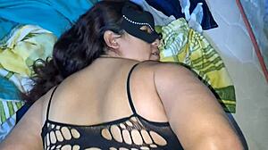 Vecina îmi desface curul sună delicios când îmi sparge curul