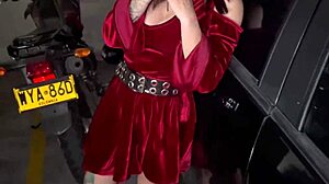 קאטי מזיינת בחניון בוקראמנגה