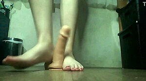 i crave that hot cum splashing my face and filling creamy pussy deep!