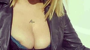 giant queen anal assfucking lactating babe in christmas fantasy