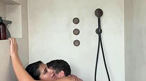 quieres ver sexo salvaje en la ducha con mi novia árabe tetona yasmina khan pidiendo corrida?