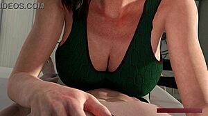 Liam and Eva's Steamy Intimate Massage in Away from Home 4 Gameplay