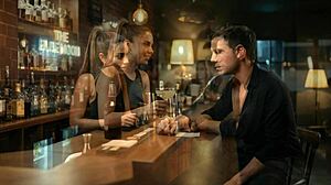 Hermosa jovencita del bar se deja seducir y termina siendo follada duro.