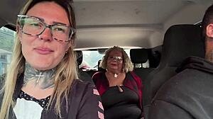 Chamamos a senhora de 63 anos que estava na buscando aposentadoria ela aceitou a foder gostoso vov� safada e fogosa soltou leite pelos seus peitos e ficou toda molhada