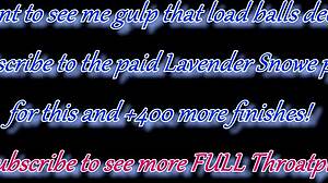 Sledoval jsem, jak yoga děvka mistrně hluboko cucá s pulzujícím throatpie. Její hlasité polykání spermatu bylo intenzivní.