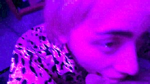 파자마 입고 정액 갈구하는 아마추어로 자지 빨아주는 또 다른 밤