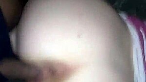 Gledal sem, kako se moja žena raztegne v slogu hentai