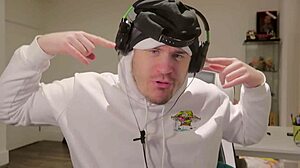 Ta Nuna Me Bo Spravila v Težave z Obljubljenim Rožancem Neocenzurirano!