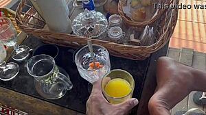 아만다 소우자와 리오의 누디스트 비치 파티에서 맛있는 섹스